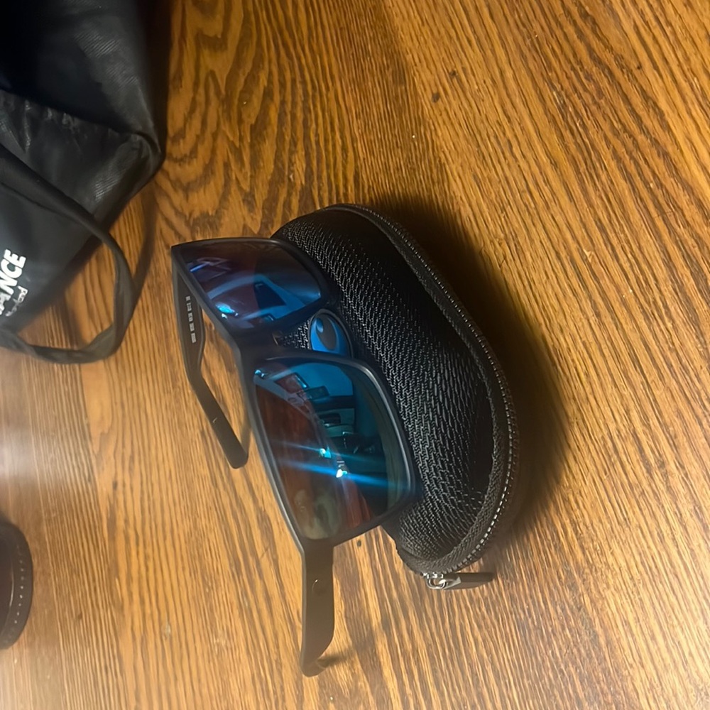 Worn only a few times excellent for fishing and everyday use